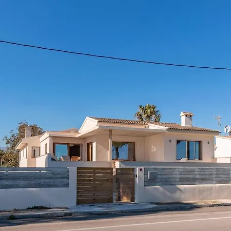 Seafront Mar I Pins Villa