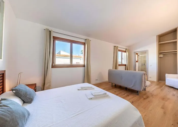 Villa Seafront Mar I Pins By Sealand