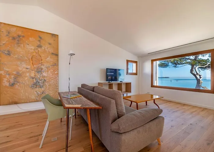 Villa Seafront Mar I Pins By Sealand *